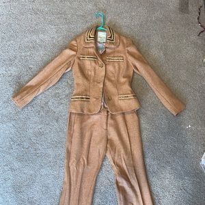 Golden Wool woman’s suit.
